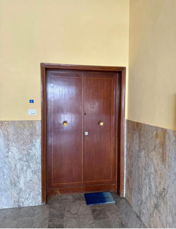 Azure Spot In Siena Centre - Apt Centrale Con Balcone Bagian luar foto