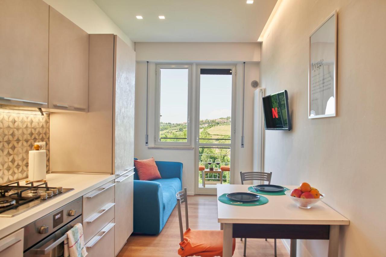 Azure Spot In Siena Centre - Apt Centrale Con Balcone Bagian luar foto